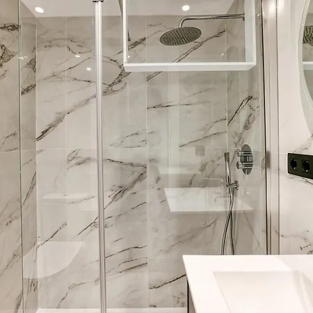 New Marina Dreams D-luxe Apartment